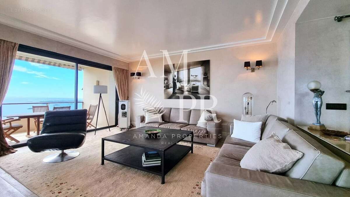 Luxueux appartement 3 pièces - Vue panoramique sur la mer - chambre de service - photo 8