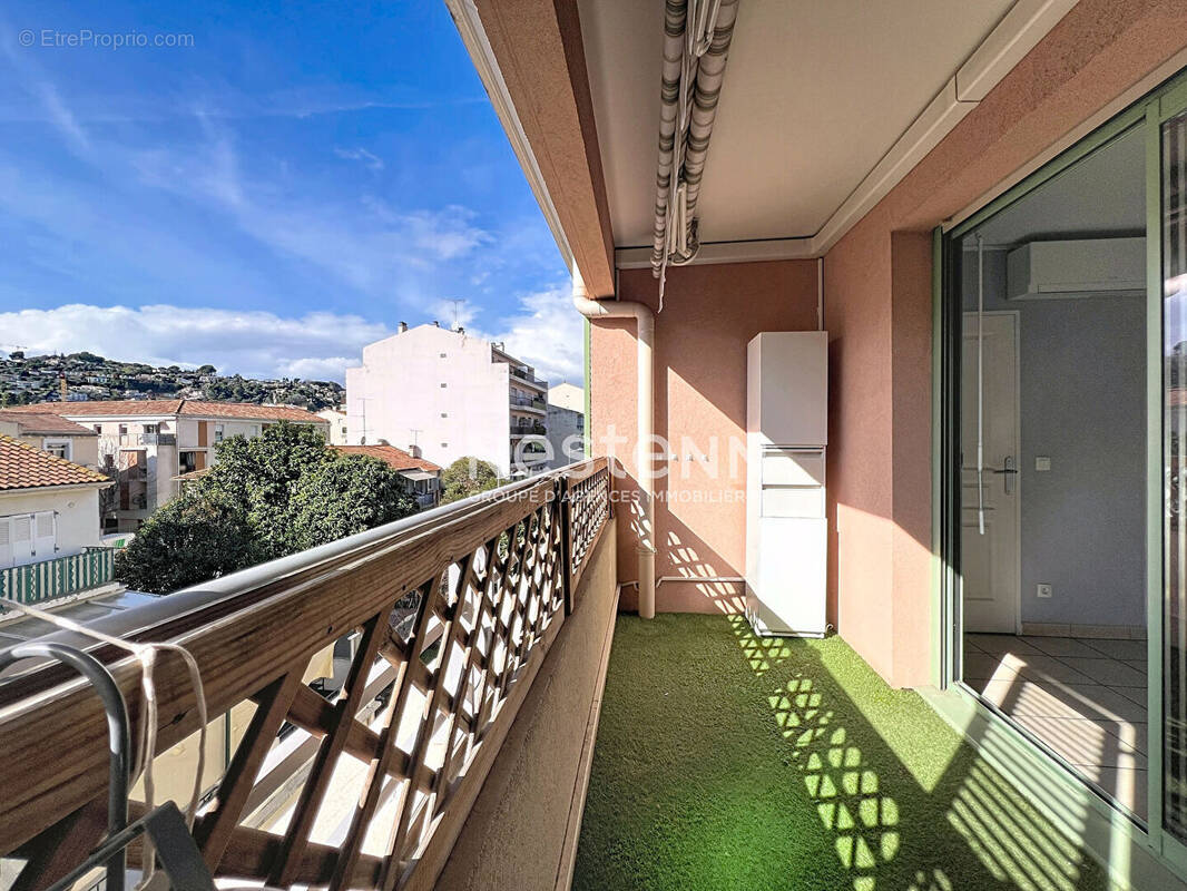 Appartement à VALLAURIS