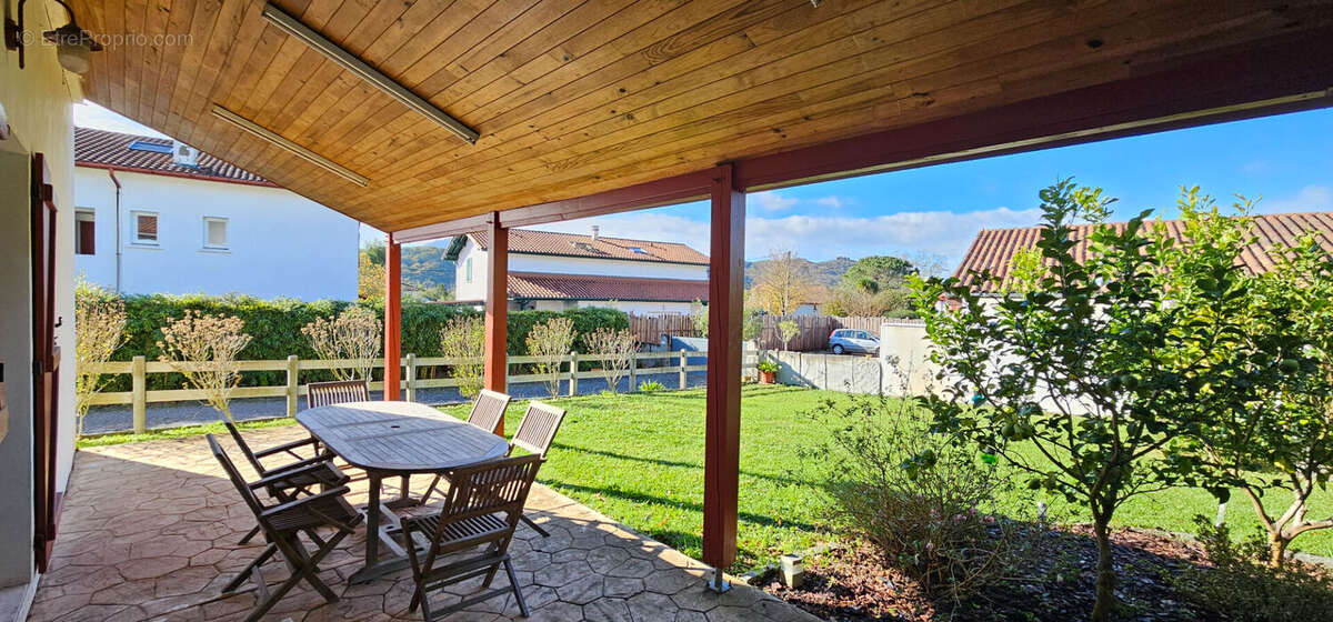 Maison à SAINT-PEE-SUR-NIVELLE