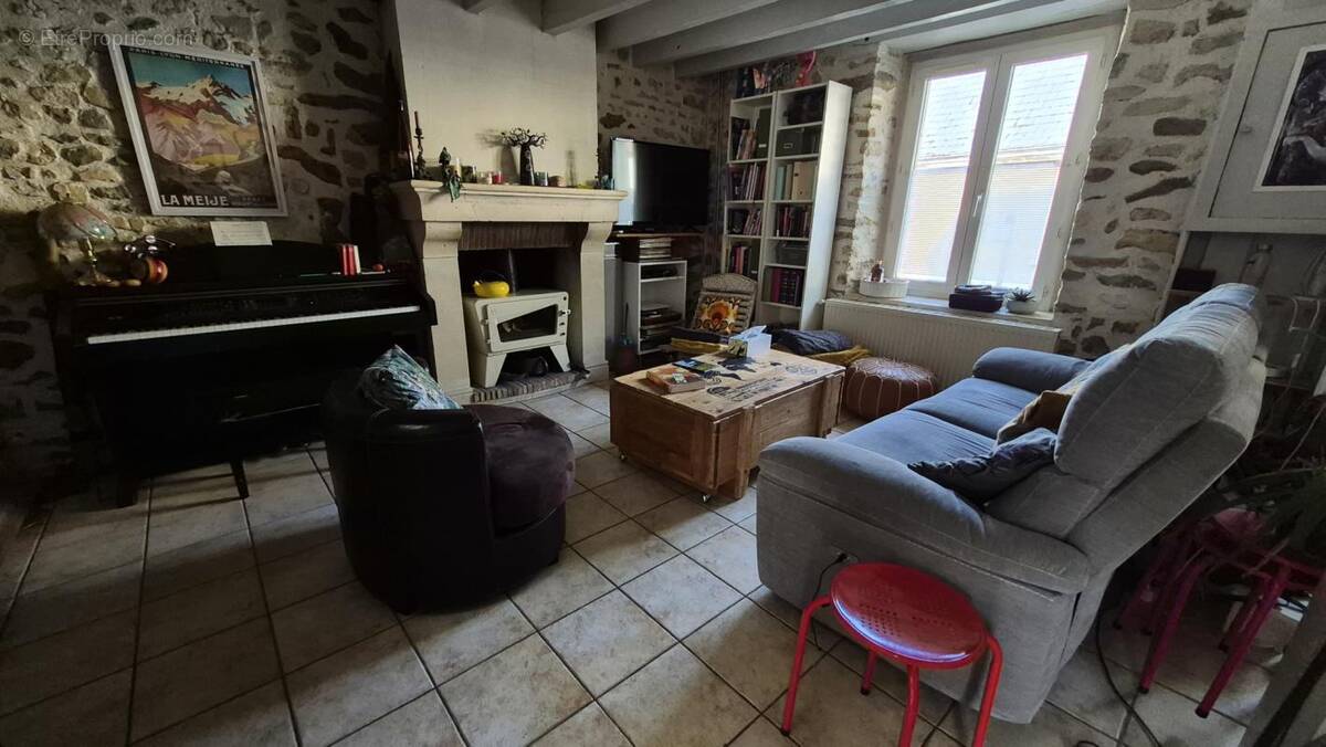Maison à LOUPLANDE