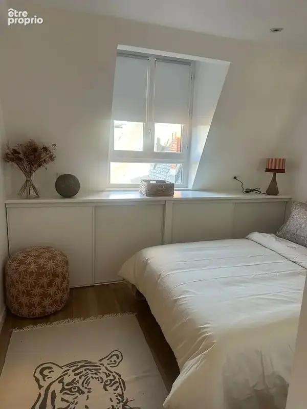 Exclusivité - Neuilly Mairie - Dernier étage - Appartement duplex deux chambres en parfait état - Vue dégagée - photo 10