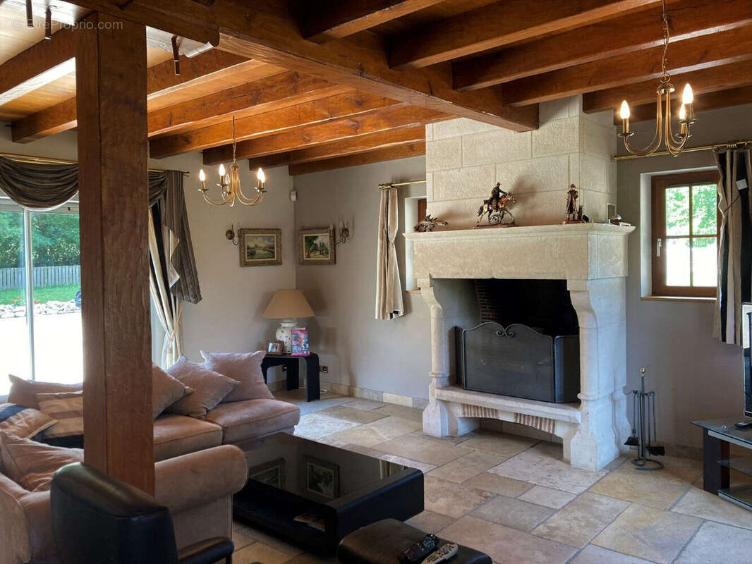 Maison à SAINT-JEAN-LESPINASSE