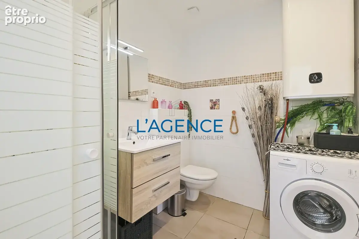 Hyères proche centre villa de charme 120m2 sur 1100m2 de terrain à voir au plus vite. - photo 19
