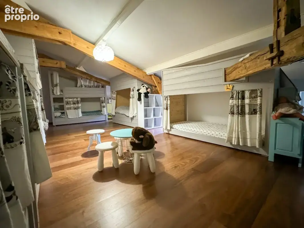 Maison élégante de style chartreuse avec maison d'amis dans un parc privé - photo 17