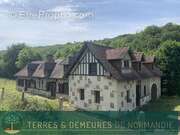Maison à SAINT-MARTIN-DE-BIENFAITE-LA-CRESSONNIERE