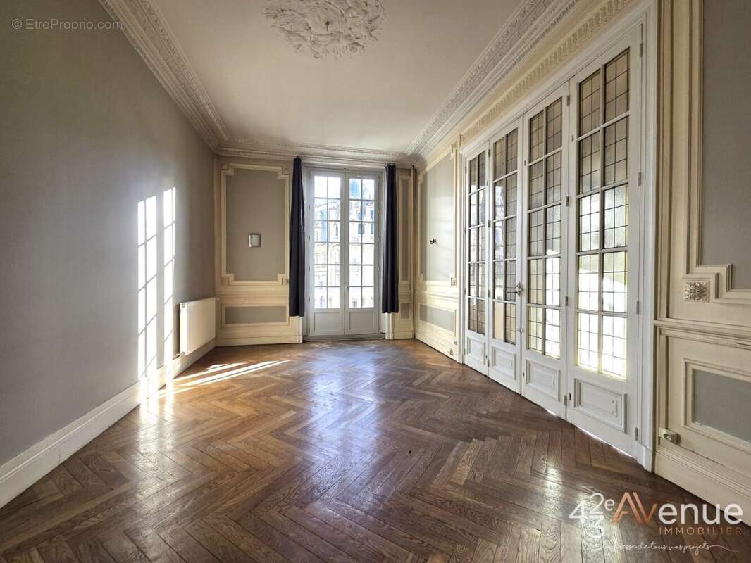 Appartement à SAINT-ETIENNE