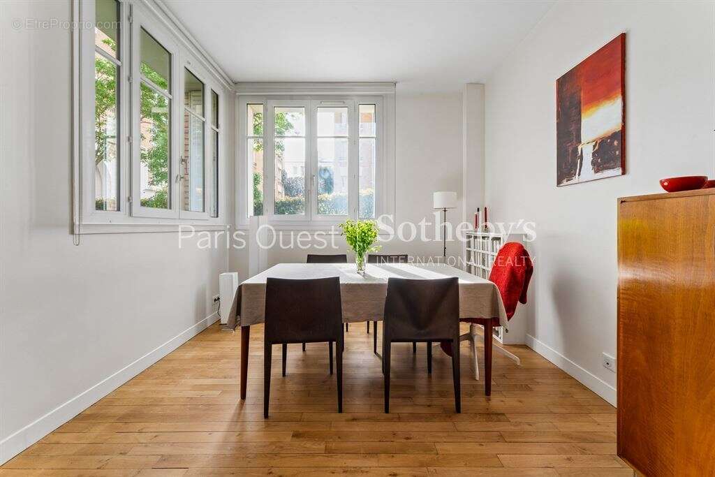 Appartement à NEUILLY-SUR-SEINE