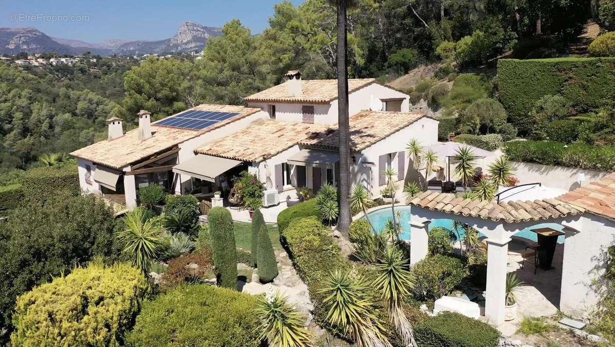 Maison à LA GAUDE
