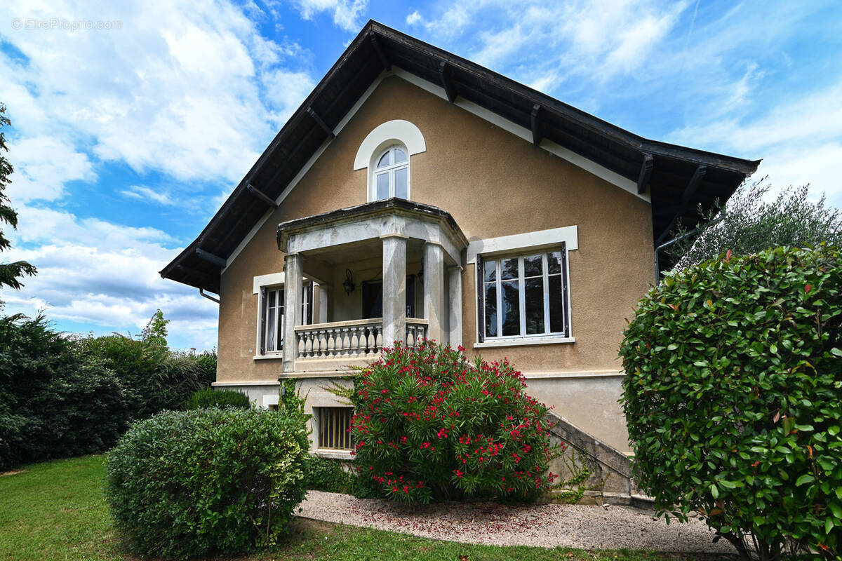 Maison à CHARBONNIERES-LES-BAINS