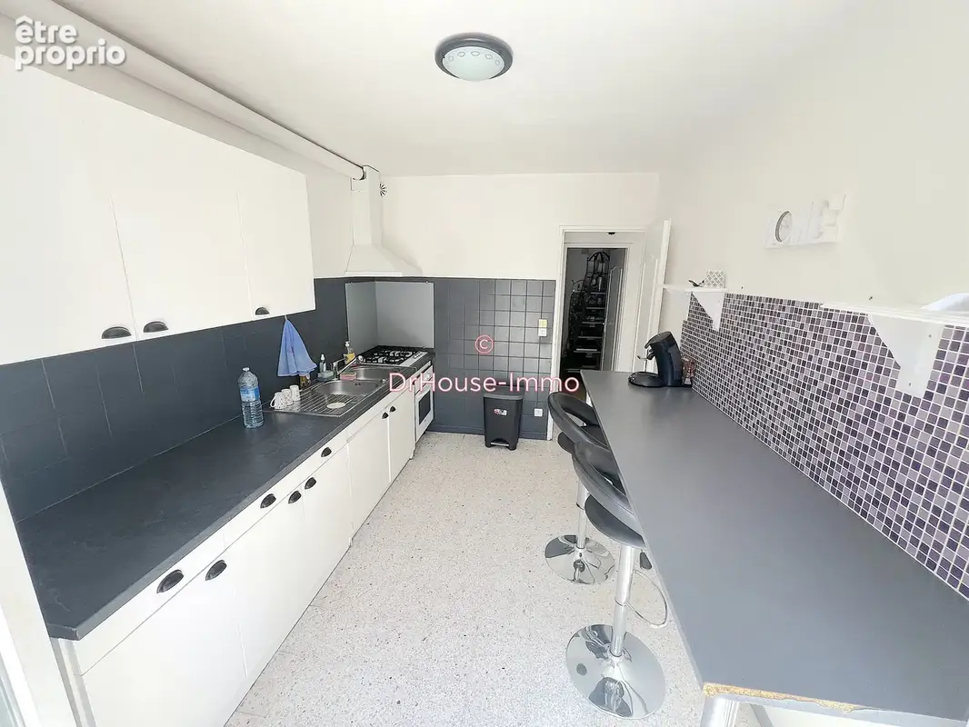 Maison 6 pièces 96 m² à vendre à Aigues-Mortes (30220) - photo 4