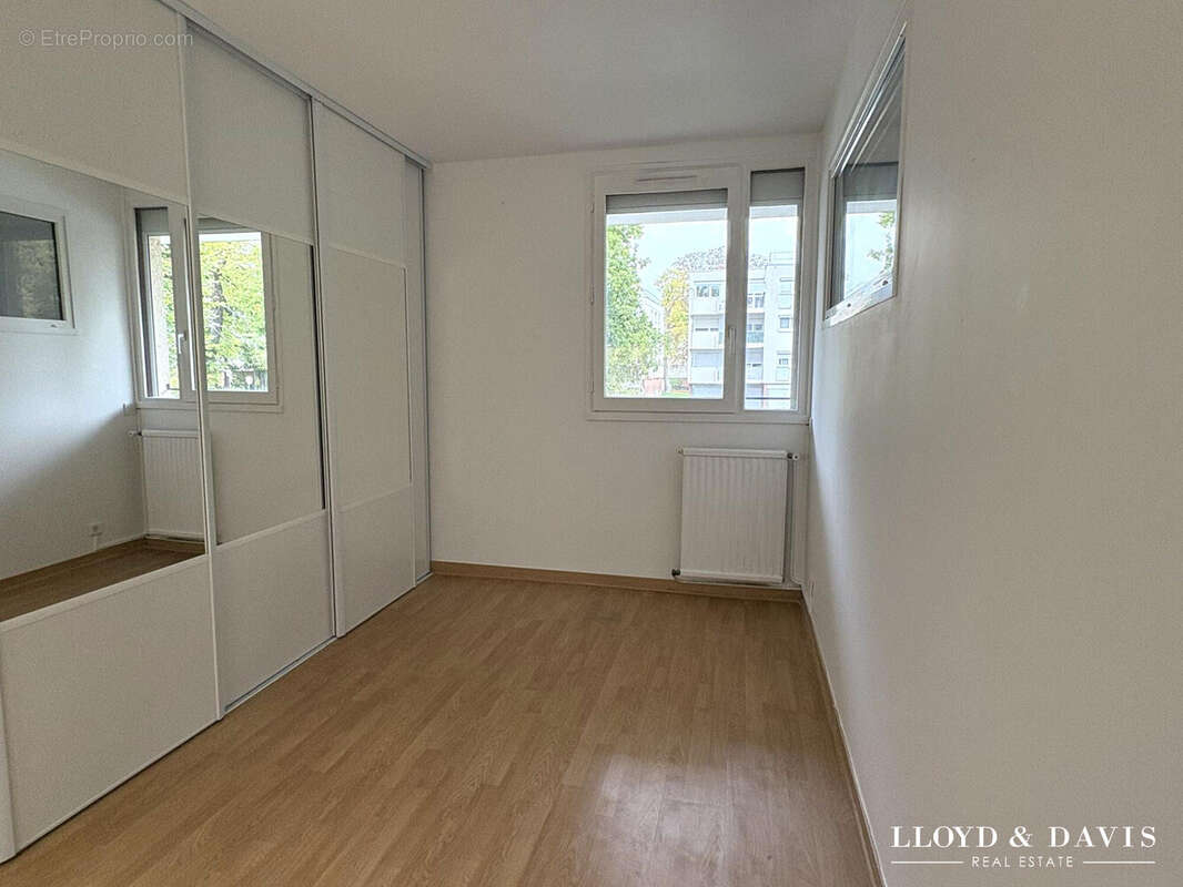 Chambre2.1 - Appartement à SOISY-SUR-SEINE