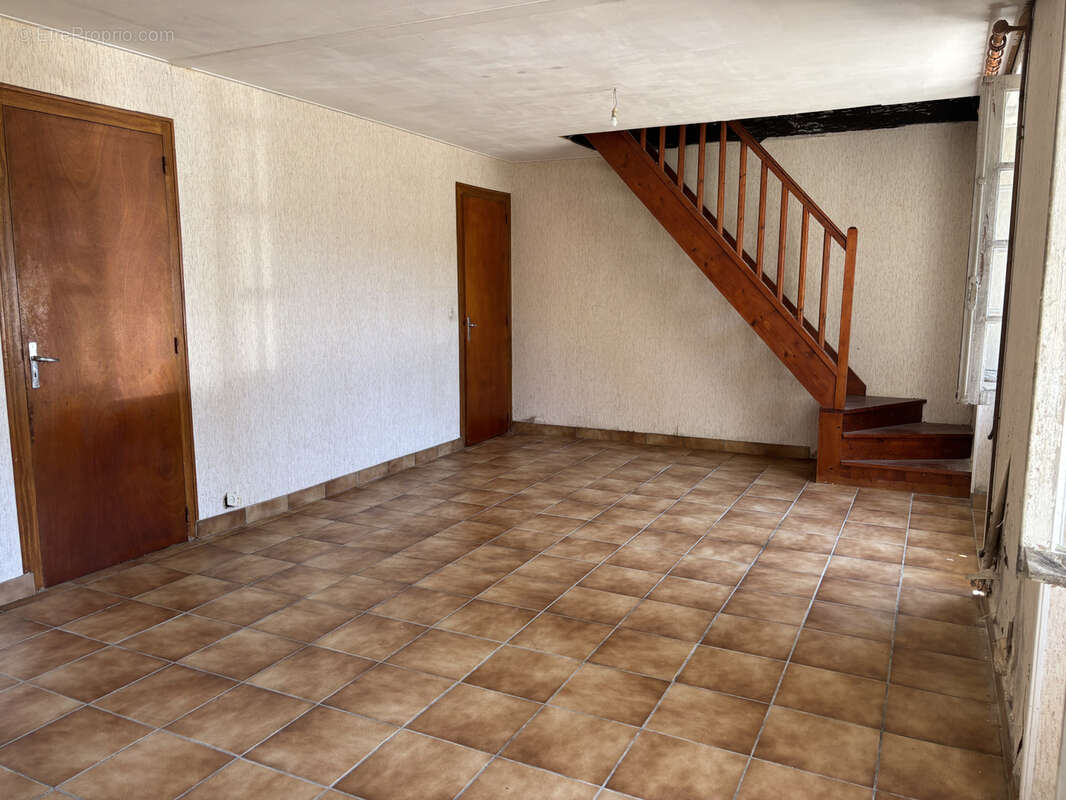 Maison à SAINT-JEAN-TROLIMON