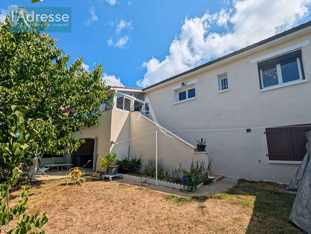 Maison rénovée de 147 m² avec jardin sur les hauteurs de Puy-l'Evêque - photo 16