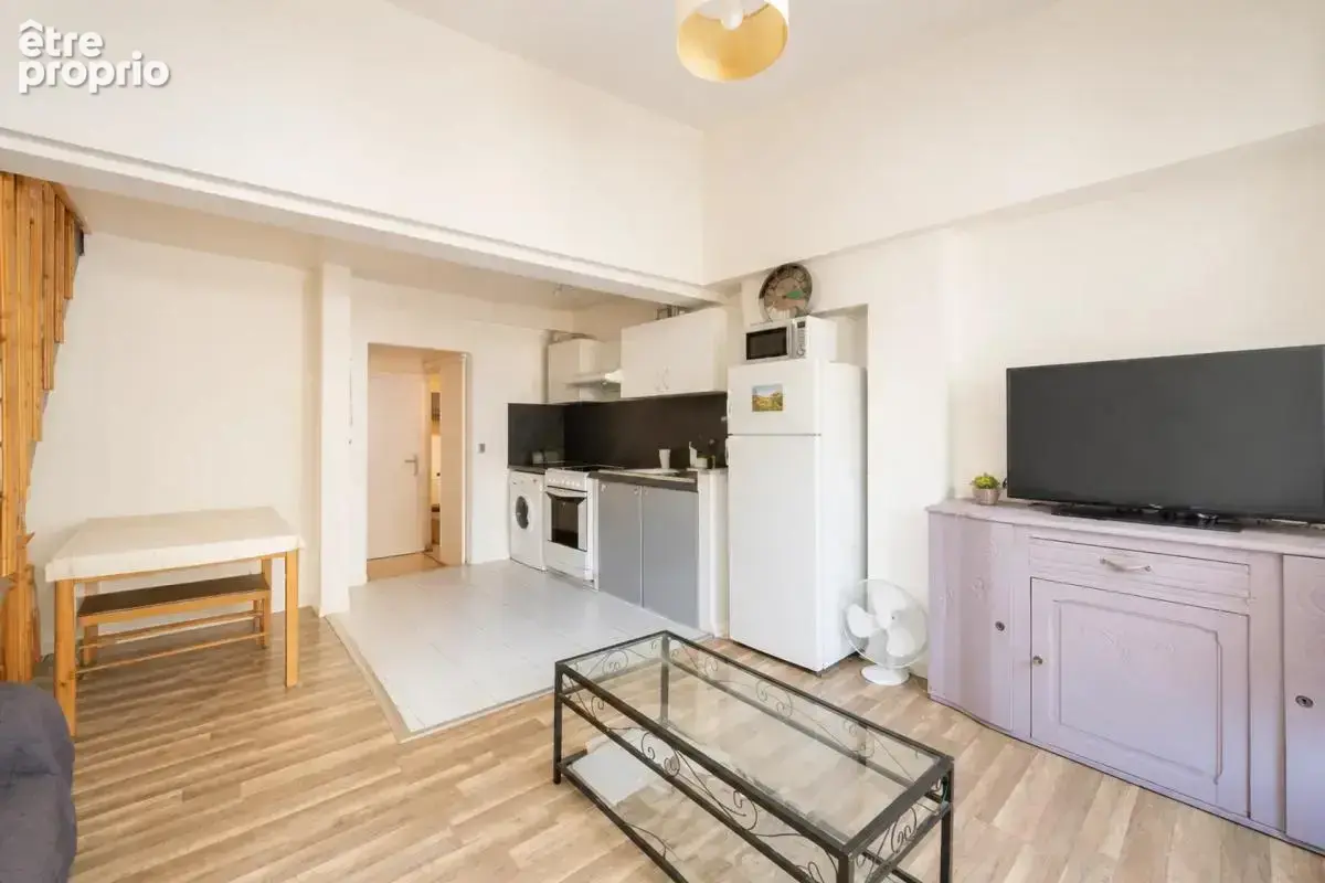 Appartement à LE LUC