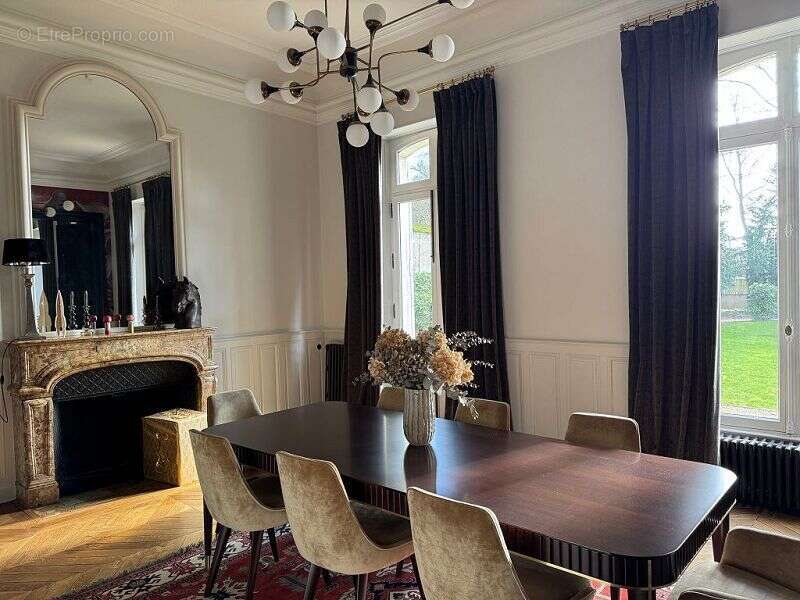 Maison 320 m² à Sens  - photo 2