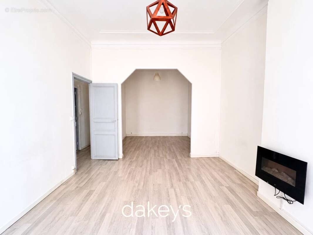 Appartement à MARSEILLE-6E