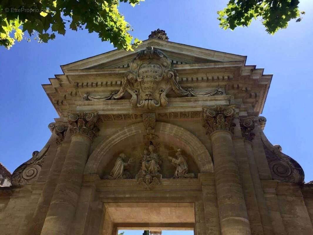 Appartement à VILLENEUVE-LES-AVIGNON