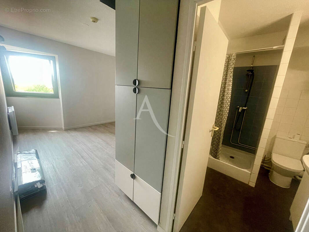 Orléans - Studio 19,2m² - photo 8