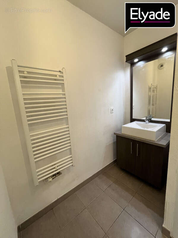 Appartement 42 m² à Bassens  - photo 6