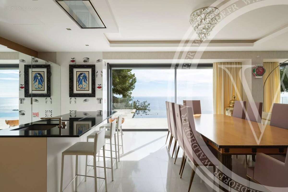 Villa contemporaine avec vue panoramique sur la mer et piscine à débordement surplombant le Cap Ferrat à seulement 21 minutes de - photo 6