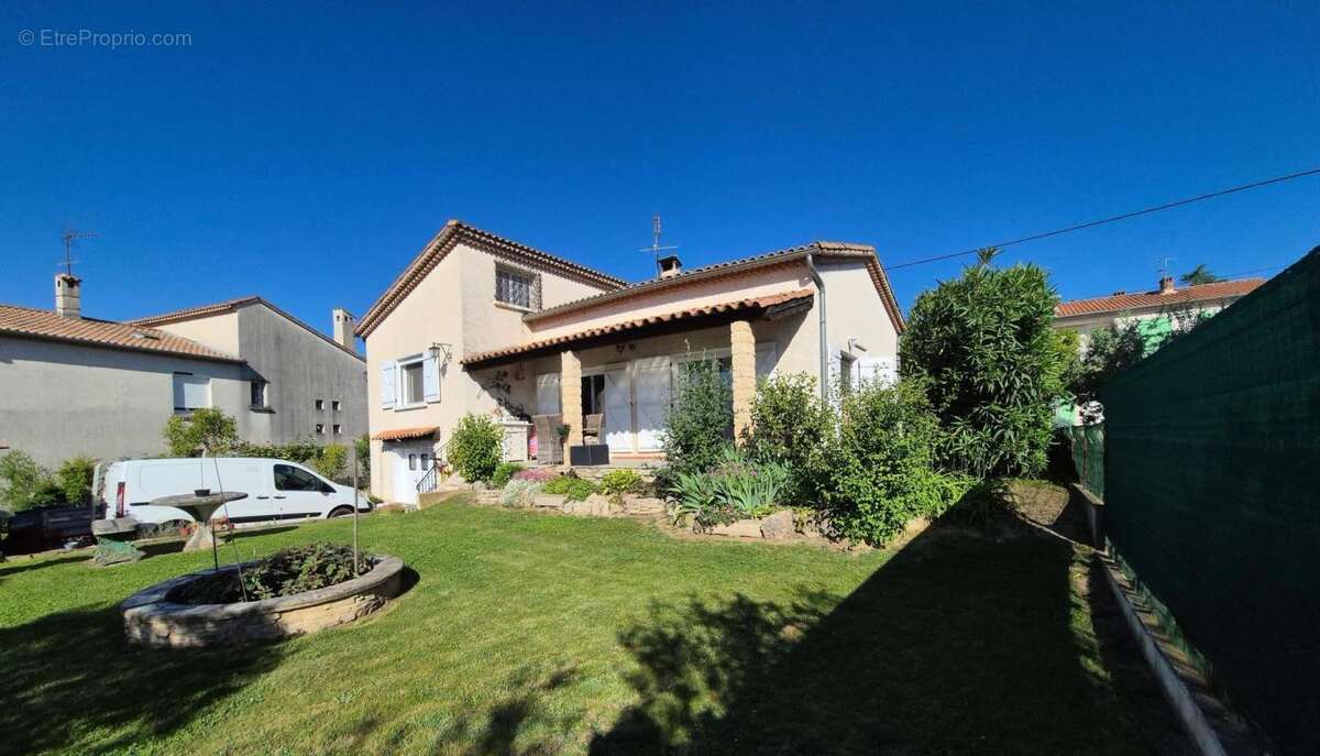 Maison à SAINTE-TULLE