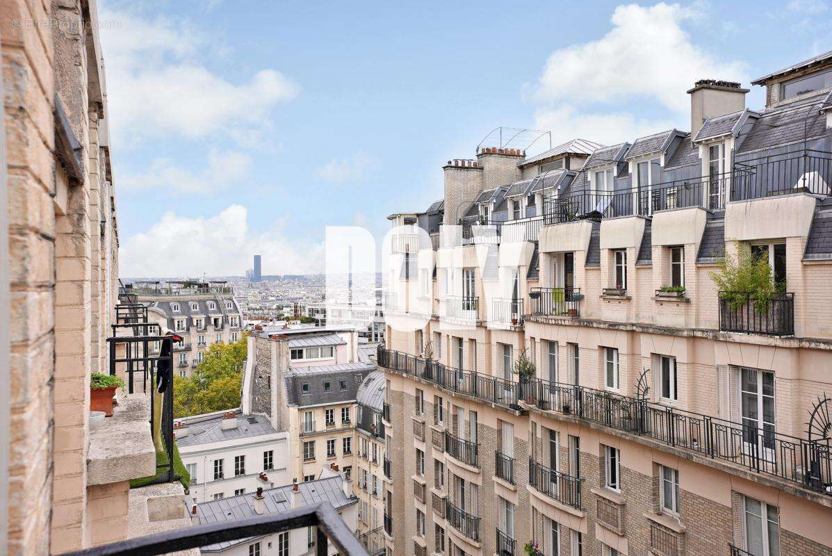 Appartement à PARIS-18E