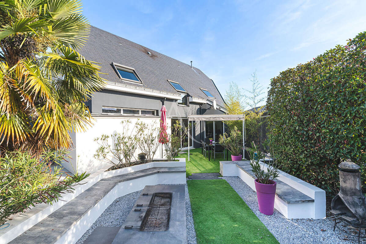 Maison à MONTREUIL-JUIGNE