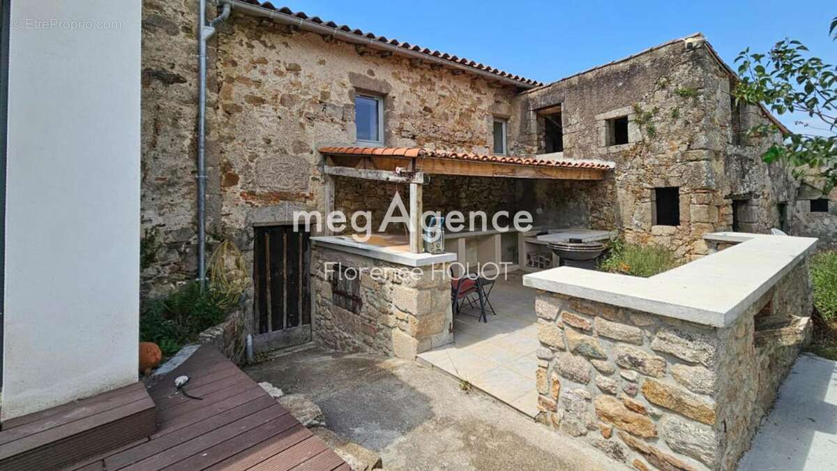 Maison de caractère en pierre rénovée - photo 8