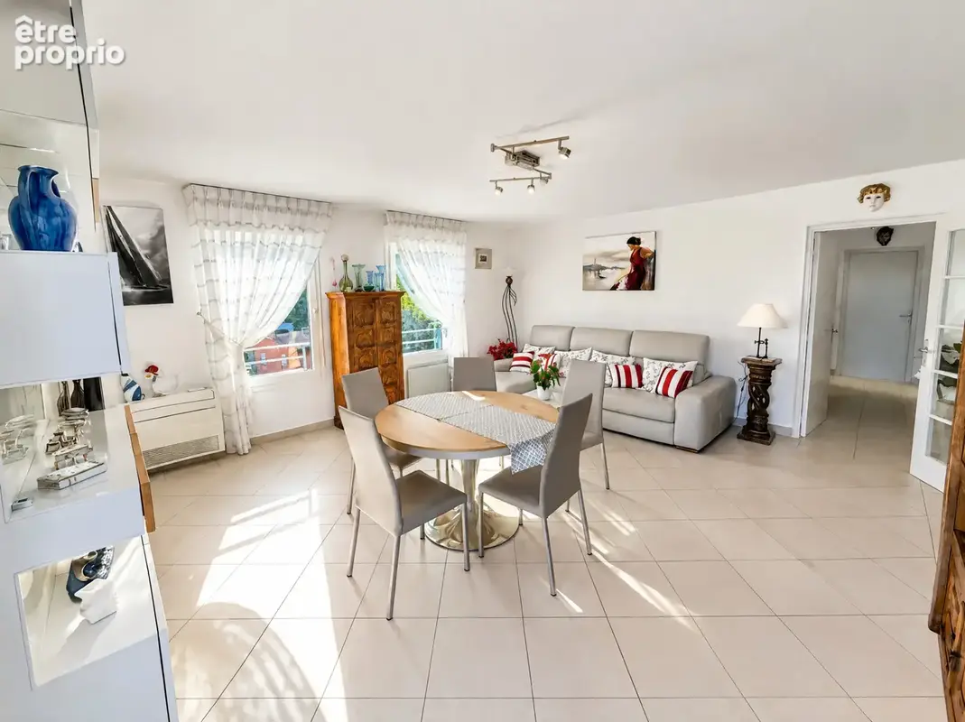 DERNIER ETAGE, 47m2 de terrasses, vue jusqu'à la mer ! - photo 3