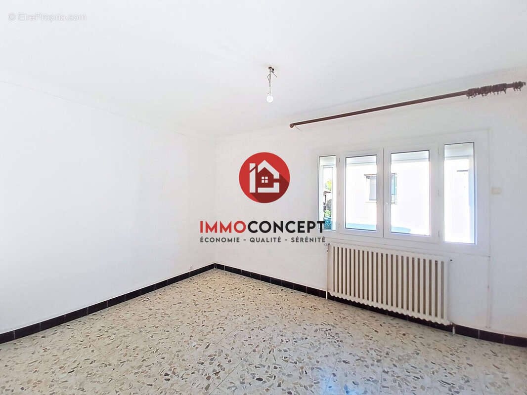 Maison à ROQUEMAURE