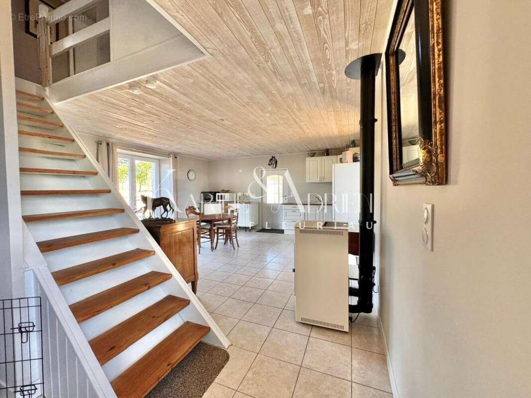 Maison 91 m² à Puy-De-Serre  - photo 3