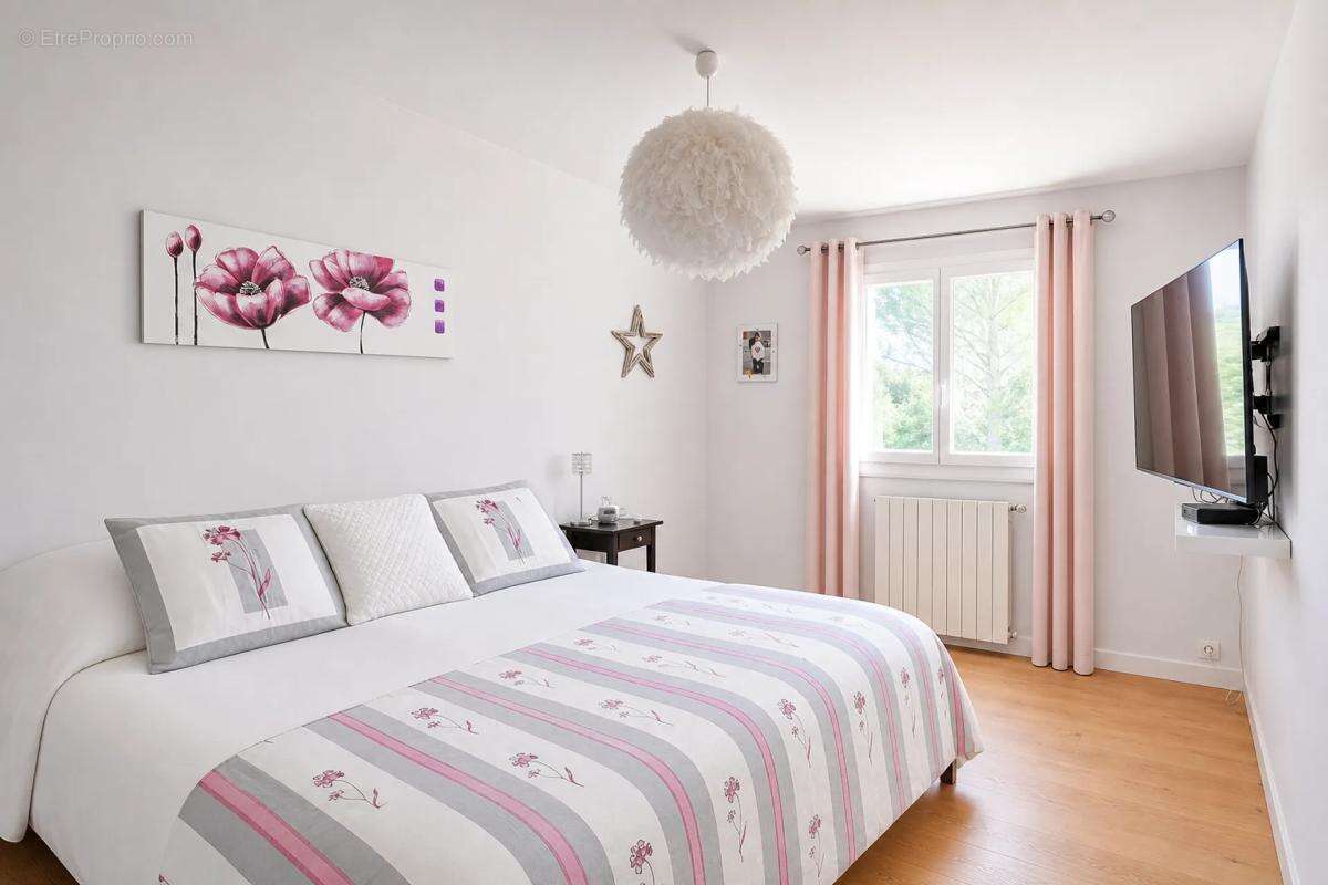 Maison de 6 pièces de 153,72 m² à Vedène - photo 9
