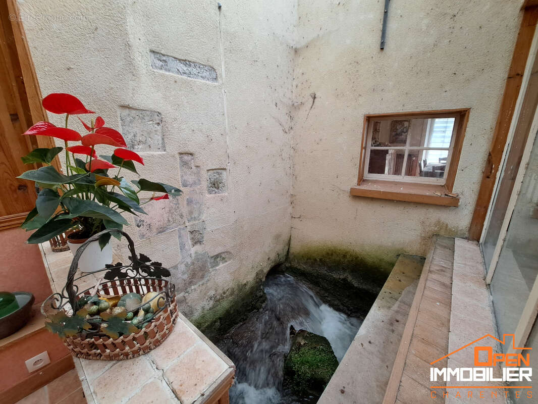 Appartement à CRITEUIL-LA-MAGDELEINE