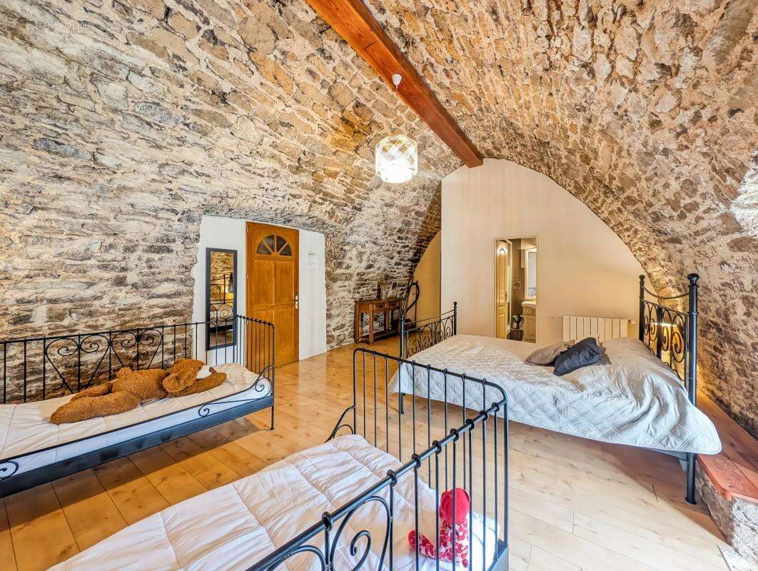 Maison à SAINT-BEAUZELY