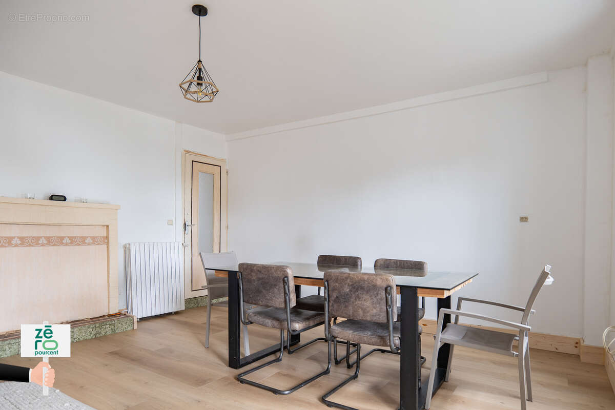 Maison à LES MAGNILS-REIGNIERS