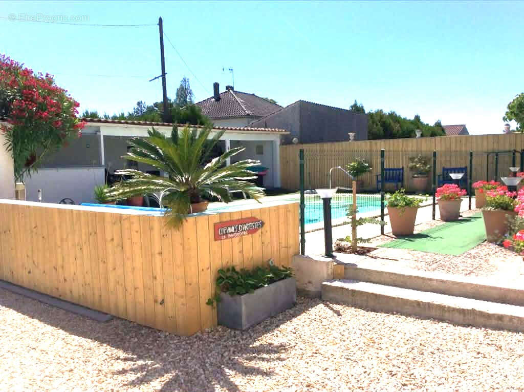 Maison à SALLES-D'ANGLES