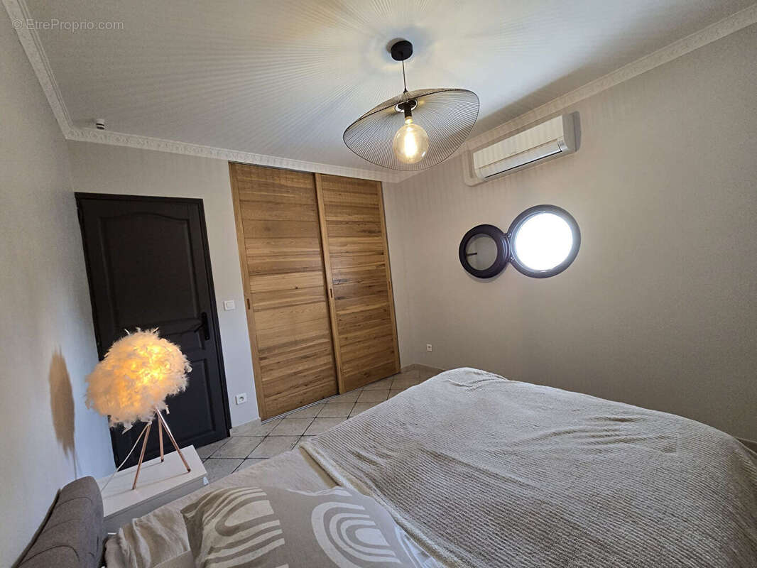 Maison à SAINT-VICTORET