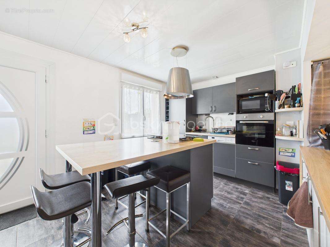 Maison à MEZIERES-SUR-COUESNON