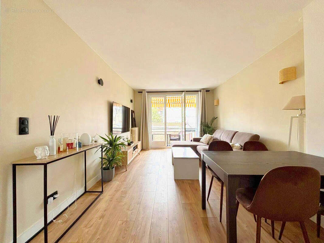 Appartement à SAINT-MAUR-DES-FOSSES