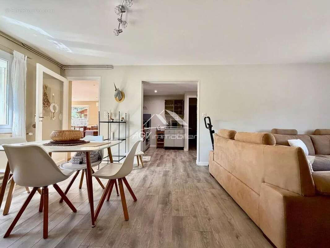 Maison d 'architecte de 200 m² habitable - piscine - 2540m² de terrain - 2 logements - photo 19