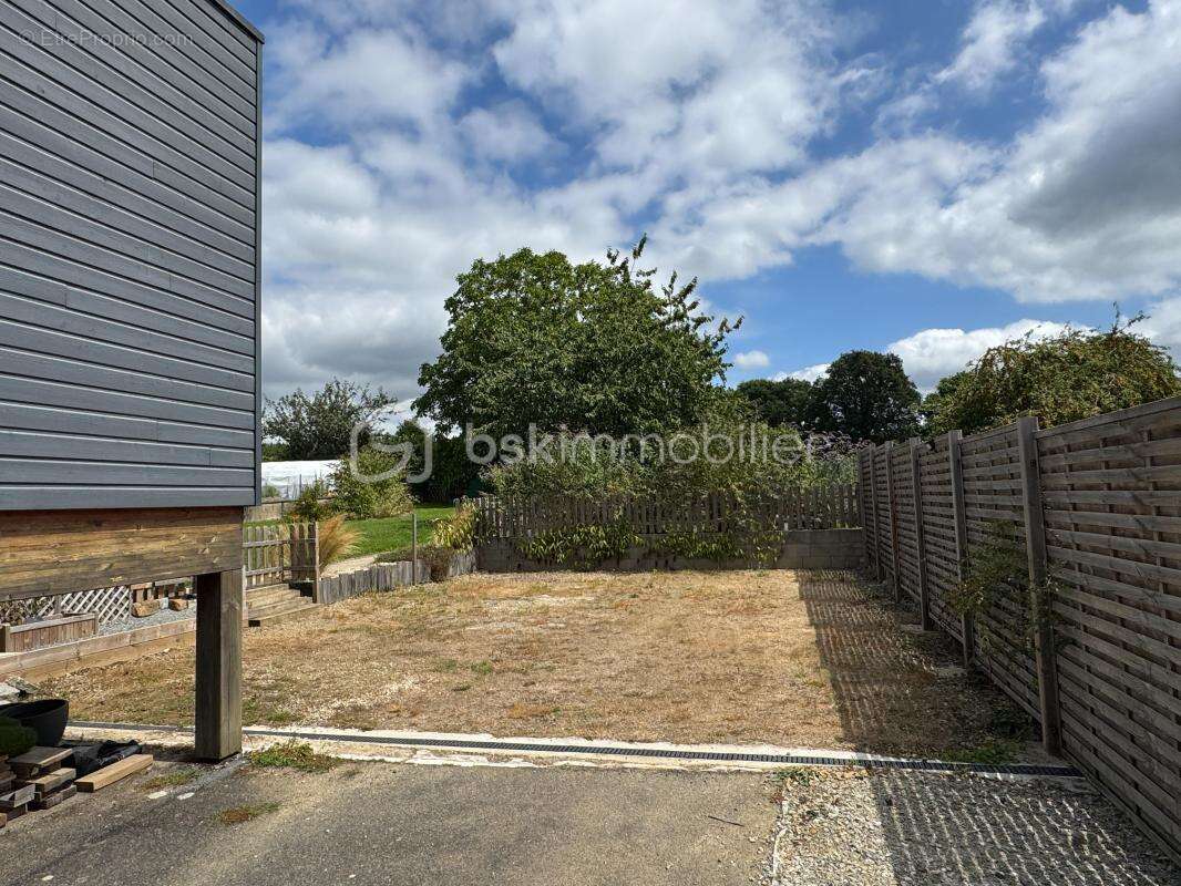 Maison à SAINT-PIERRE-LA-COUR