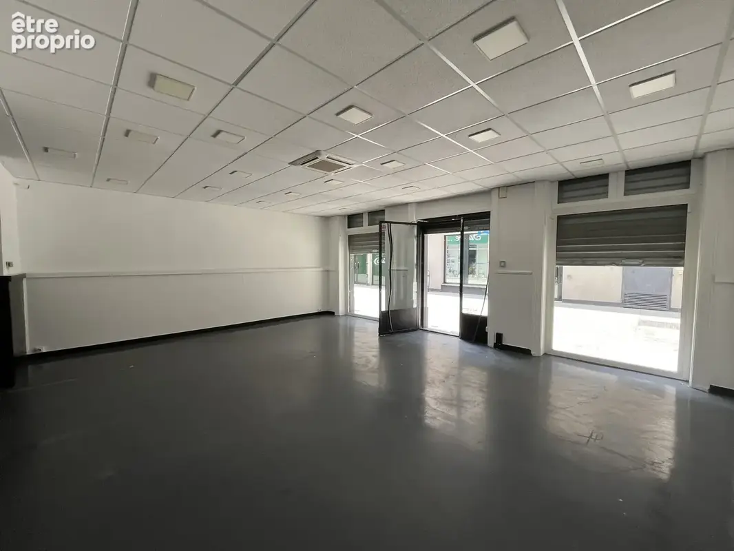 Commerce 80 m² à Saint-Etienne  - photo 3