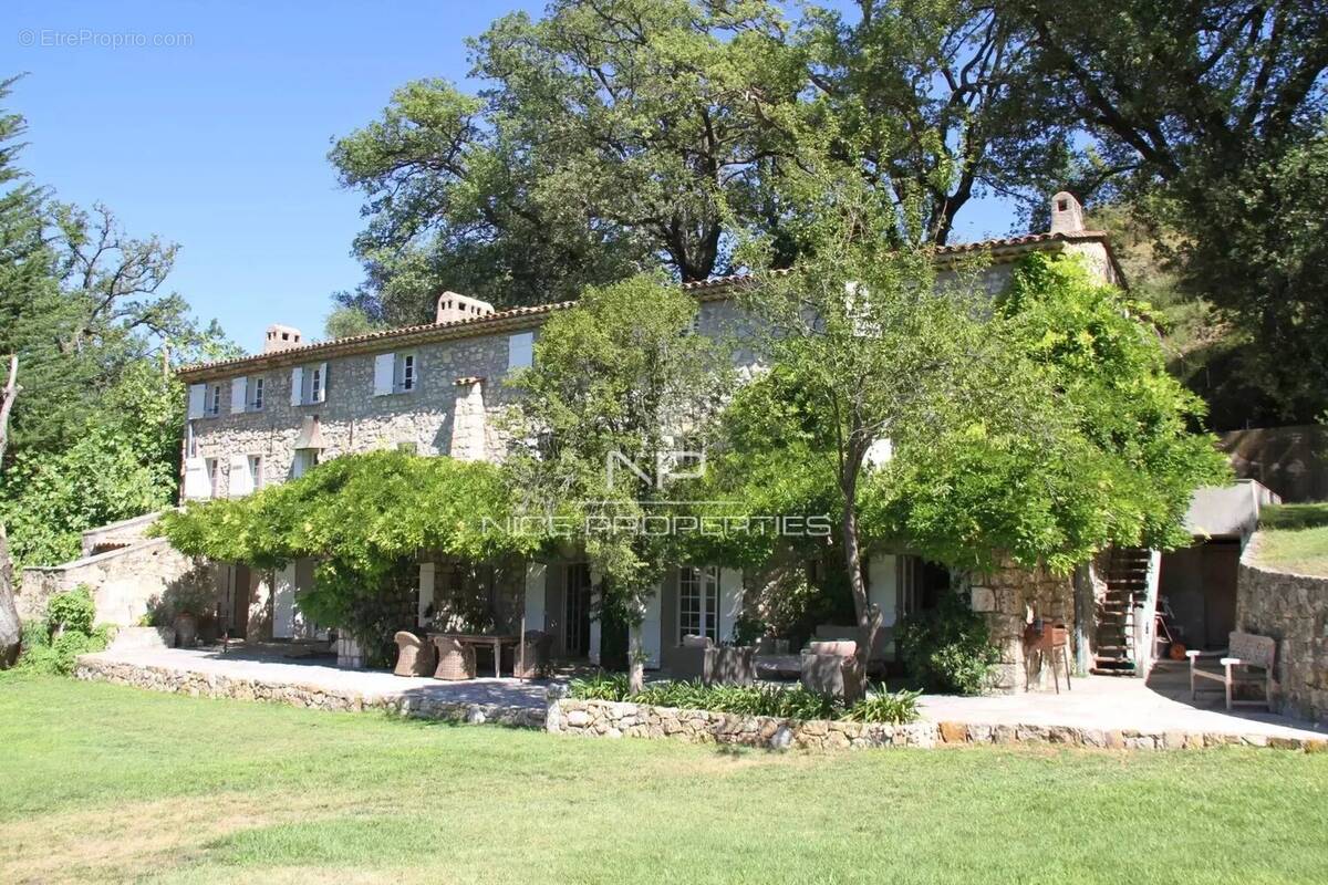 Maison à VALBONNE