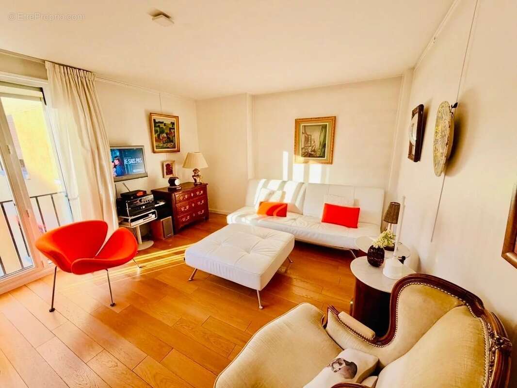 Appartement à PARIS-10E