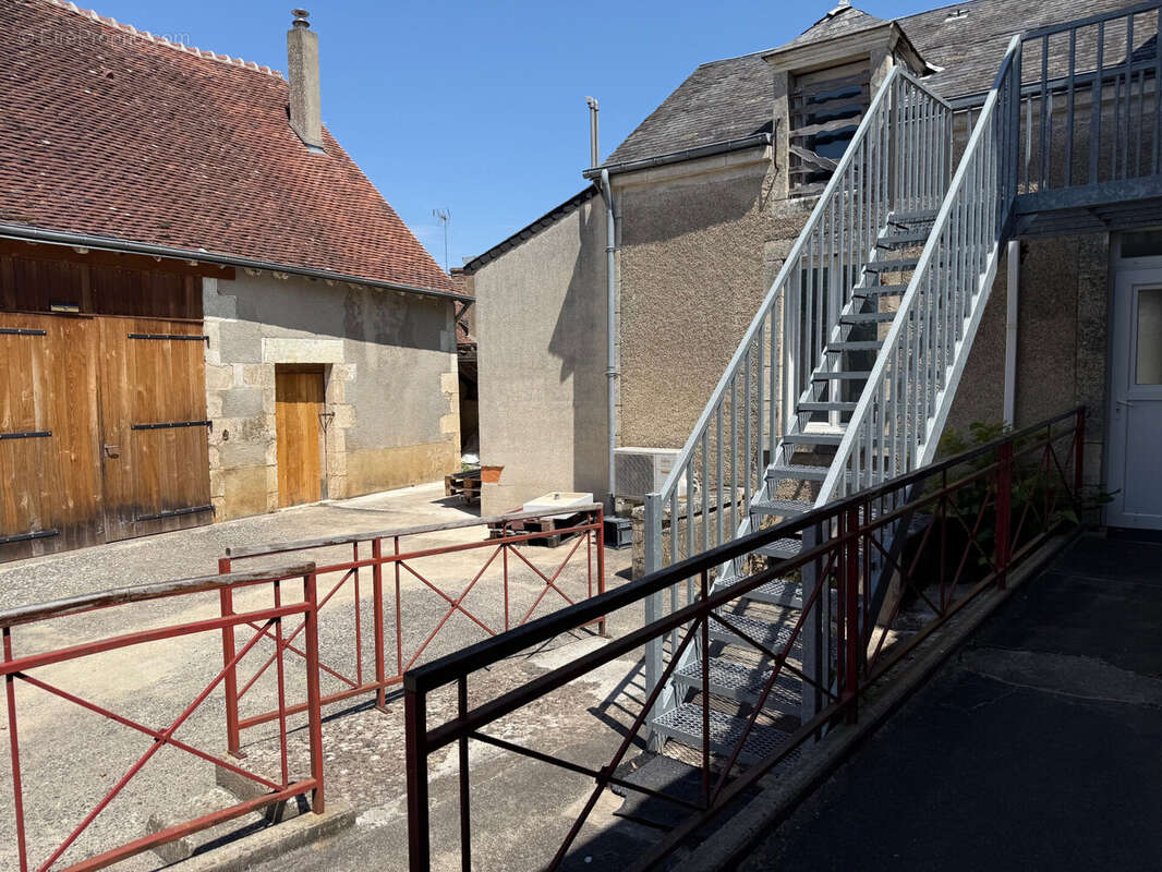 Maison 148 m² à Montipouret  - photo 6