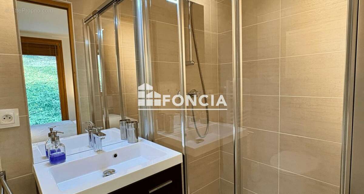 Appartement à LES ALLUES