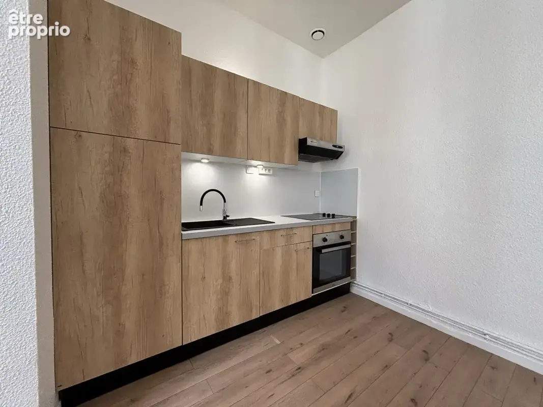 Appartement T3 51,4m2 au deuxième étage. Place Colbert - photo 3