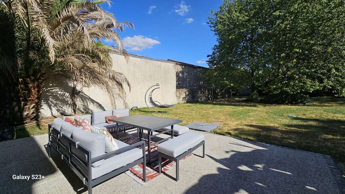 Maison 180 m² à Saint-Symphorien  - photo 2