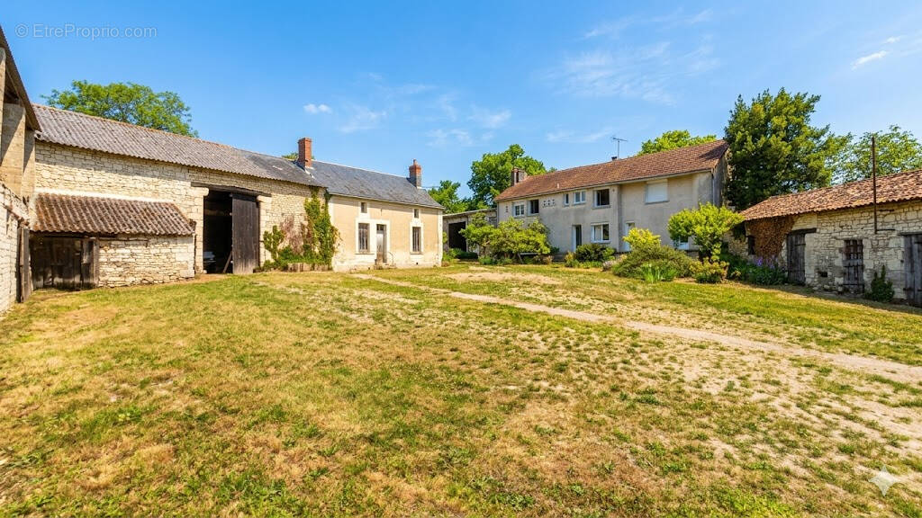 Maison à THURE