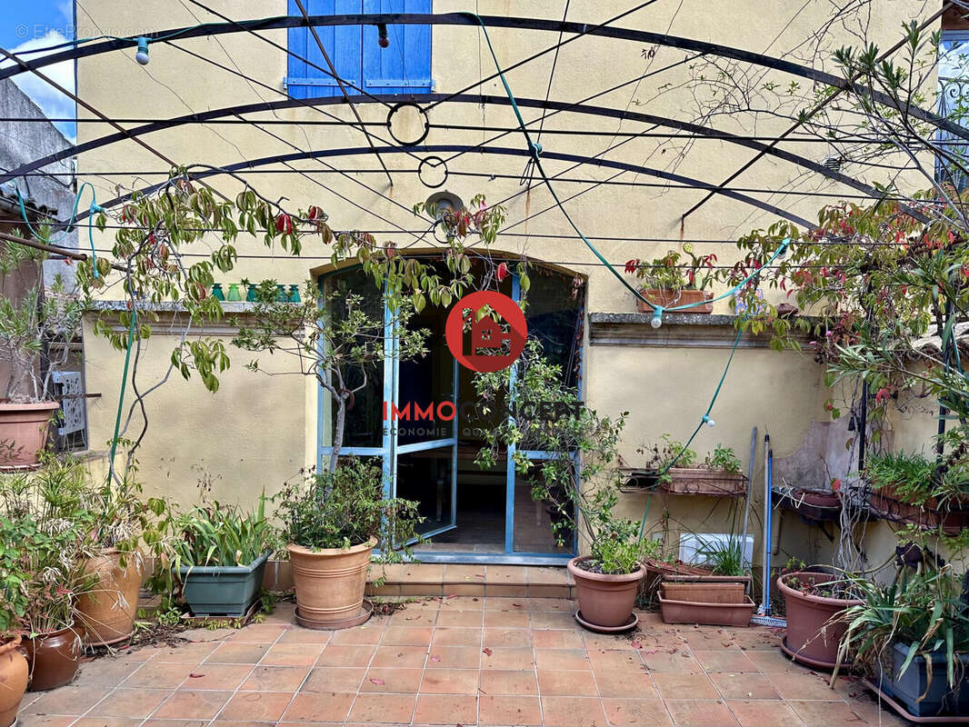 Maison à SAINT-QUENTIN-LA-POTERIE